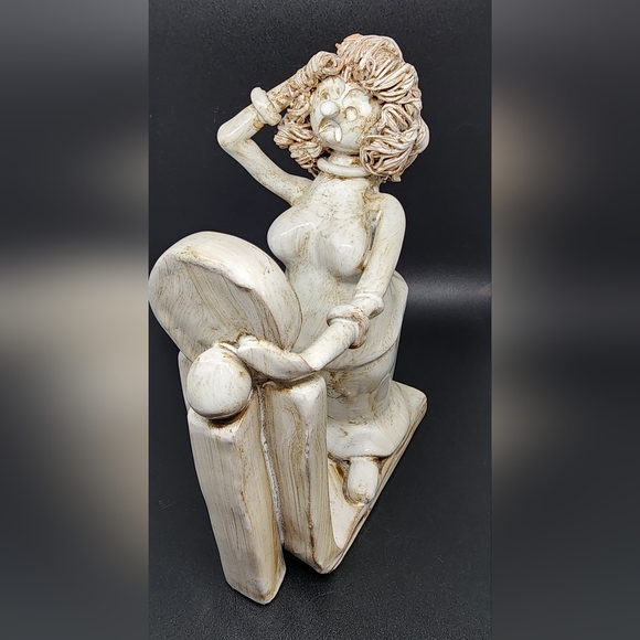 Vintage Dino Bencini Figurine Woman on Scale- Italy - Picture 2 of 8